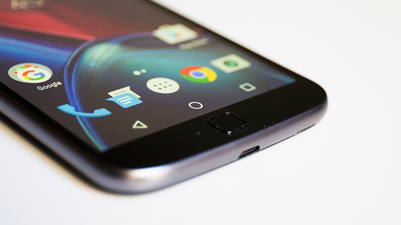 Illustration for article titled The Moto G4 Is a Phone Caught Between Cheapness and Greatness